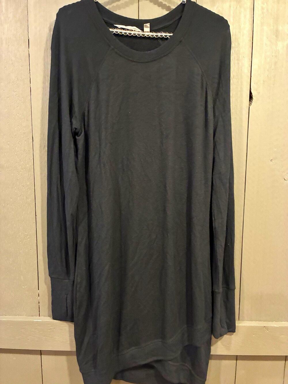 Athleta Black Long Sleeve Sweatshirt Dress Raglan Sleeve Tulip Hem Sz small Tall